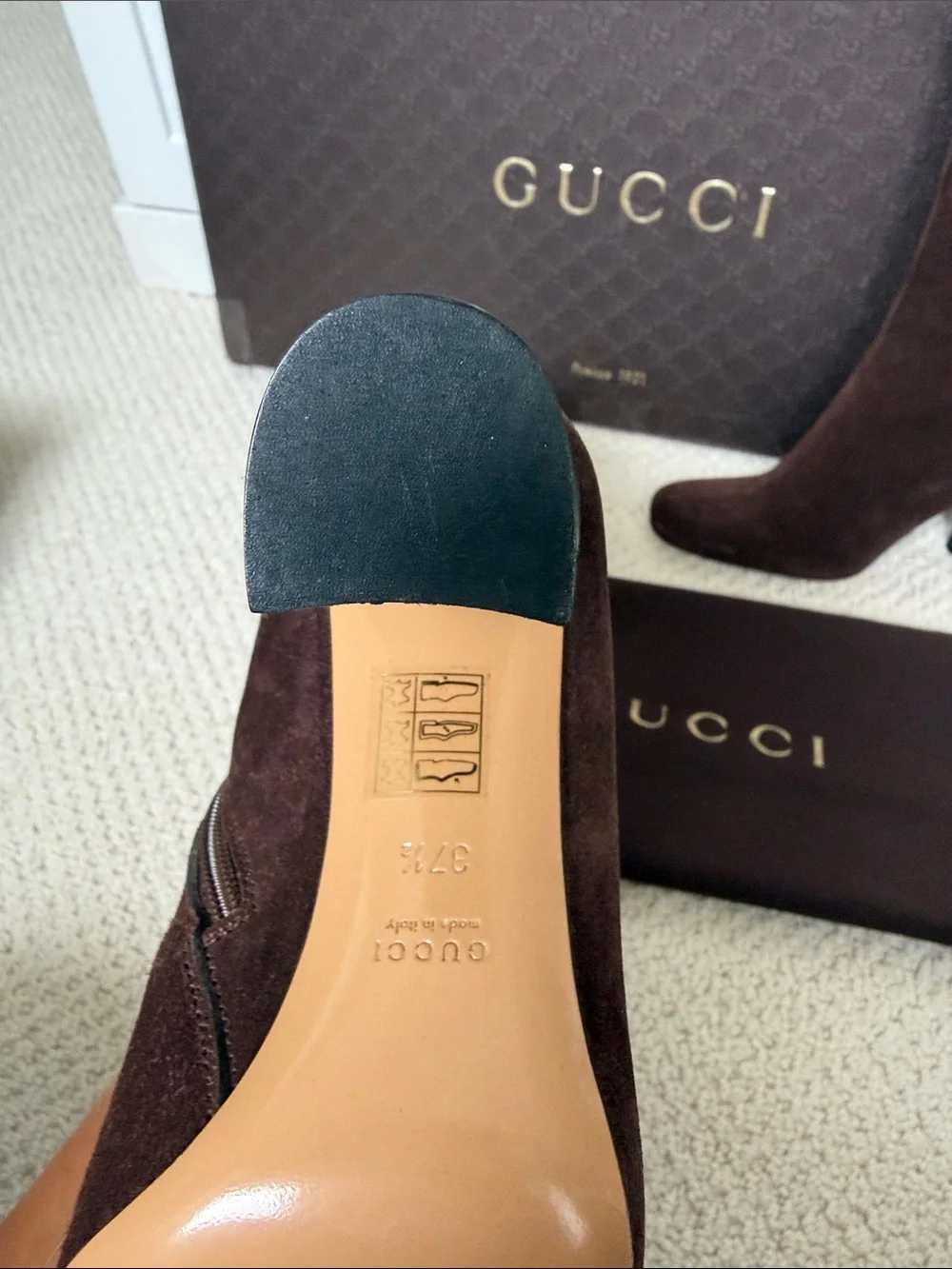 Gucci authentic knee